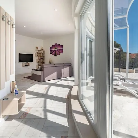 Feriatum Lissa Ferienhaus Zadar