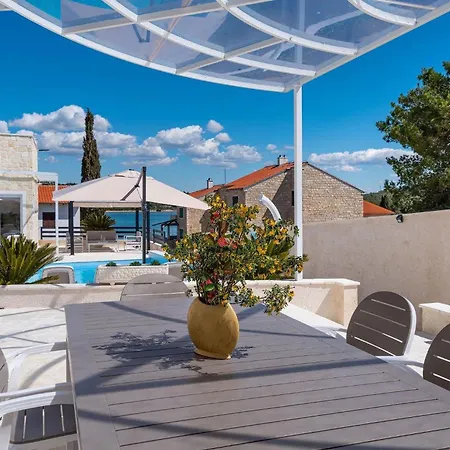 Feriatum Lissa Ferienhaus Zadar