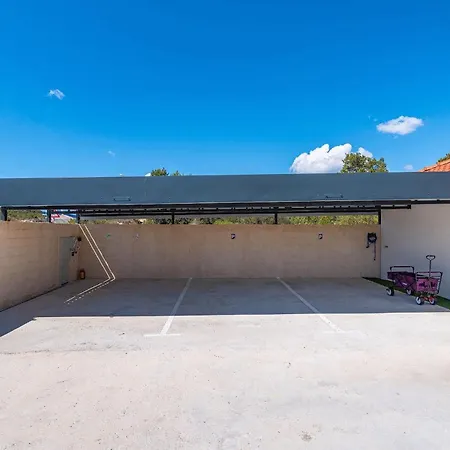 Feriehus Feriatum Lissa Zadar