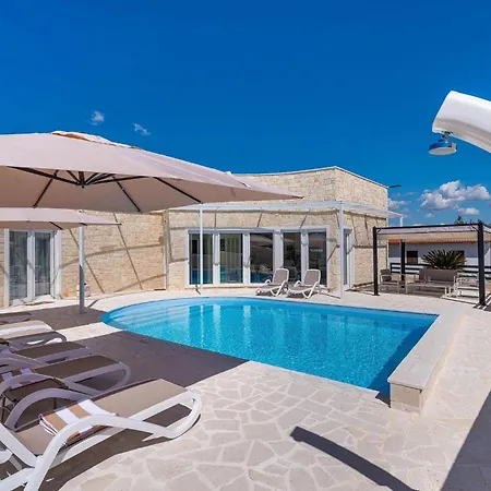 Feriatum Lissa Сasa de vacaciones